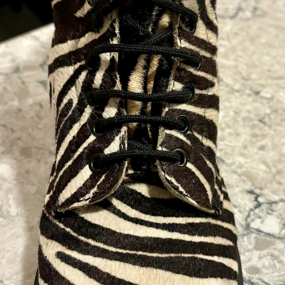 DR. MARTENS Zebra🦓Print REAL fur boots, 9 - Picture 2 of 8